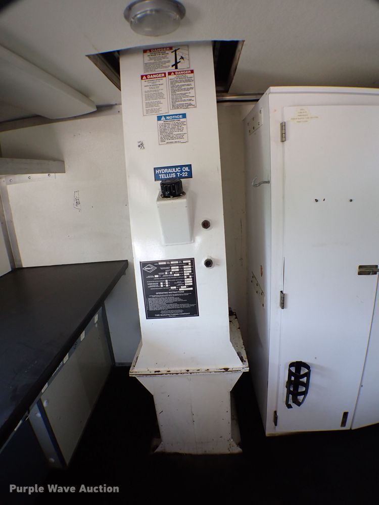 image for item MF9450 2008 Chevrolet C4500  fiber optic splicing truck