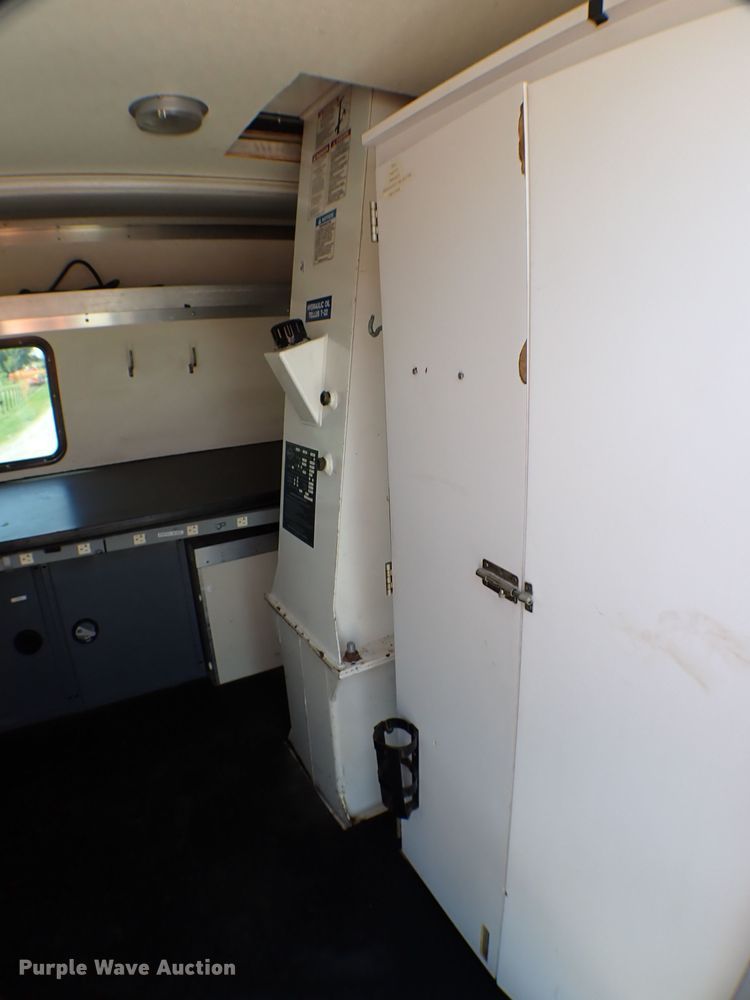 image for item MF9450 2008 Chevrolet C4500  fiber optic splicing truck