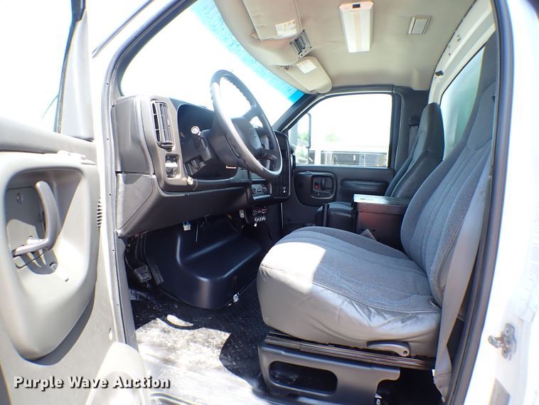 image for item MF9450 2008 Chevrolet C4500  fiber optic splicing truck