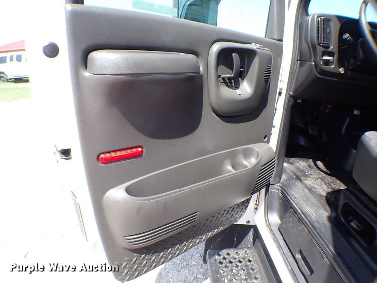 image for item MF9450 2008 Chevrolet C4500  fiber optic splicing truck