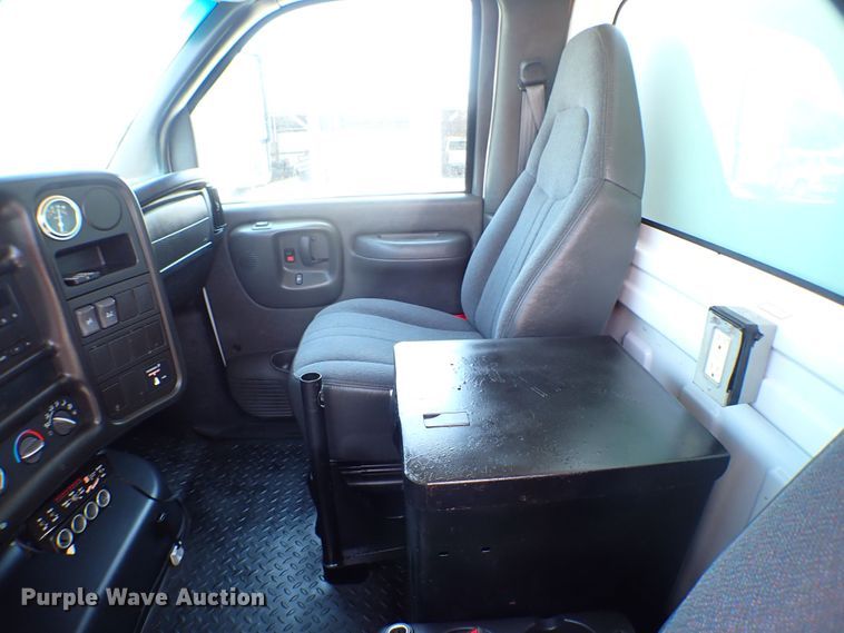 image for item MF9450 2008 Chevrolet C4500  fiber optic splicing truck