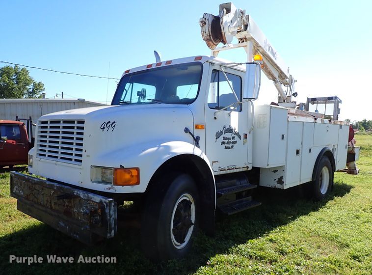 image for item MF9481 1990 International 4900  crane truck