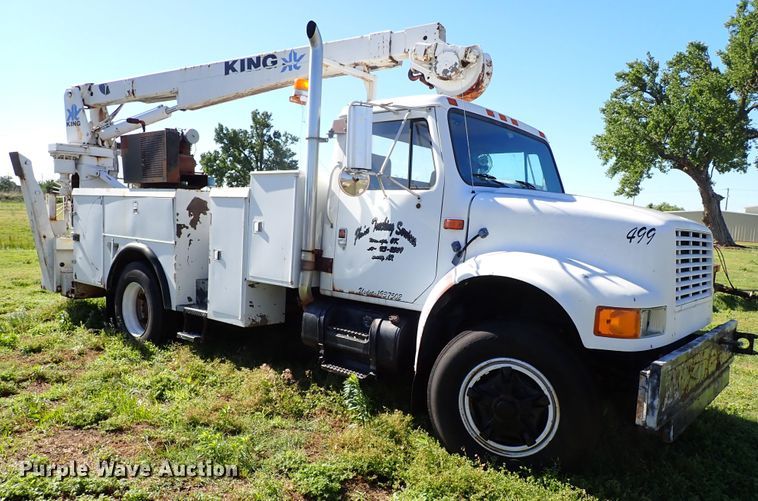 image for item MF9481 1990 International 4900  crane truck