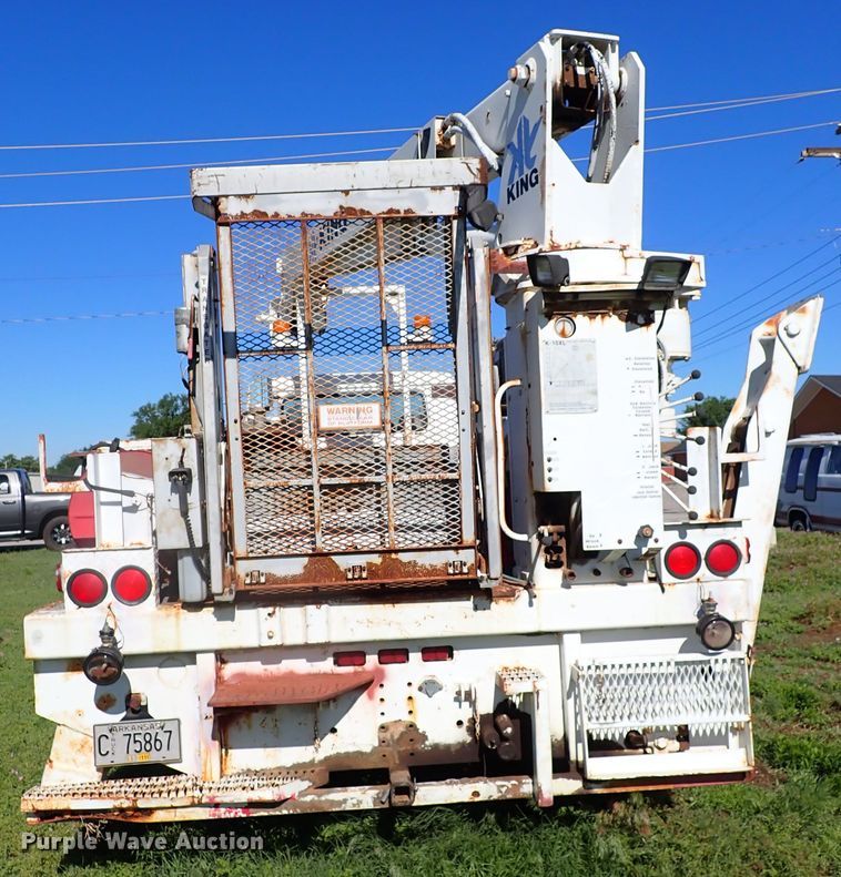 image for item MF9481 1990 International 4900  crane truck