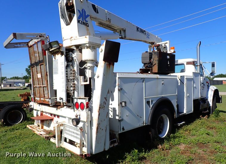 image for item MF9481 1990 International 4900  crane truck