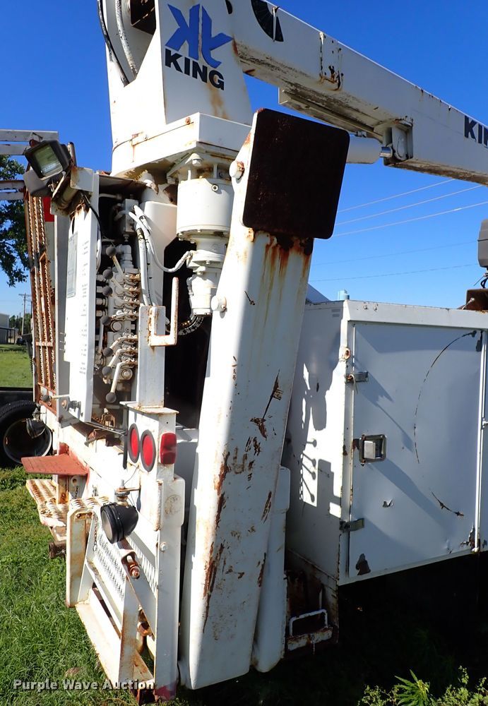 image for item MF9481 1990 International 4900  crane truck