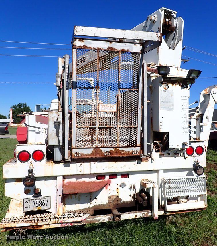 image for item MF9481 1990 International 4900  crane truck