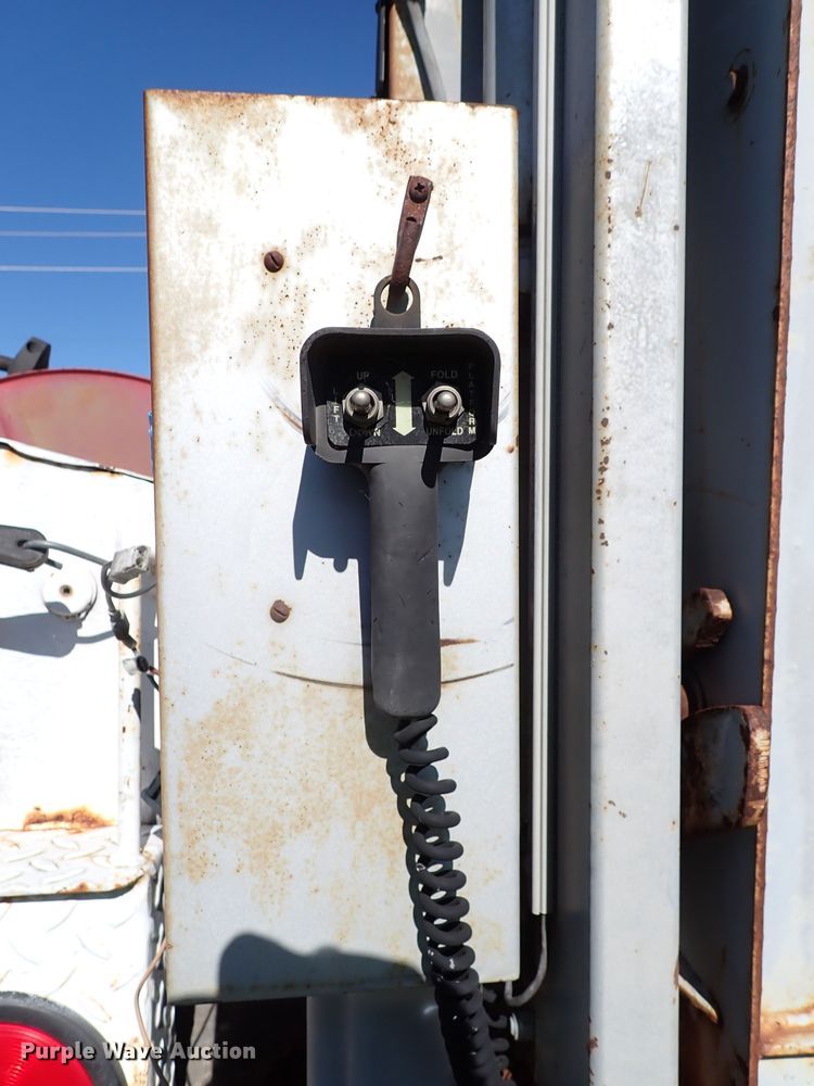 image for item MF9481 1990 International 4900  crane truck