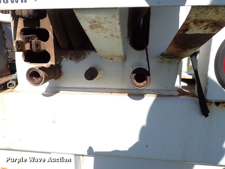 image for item MF9481 1990 International 4900  crane truck