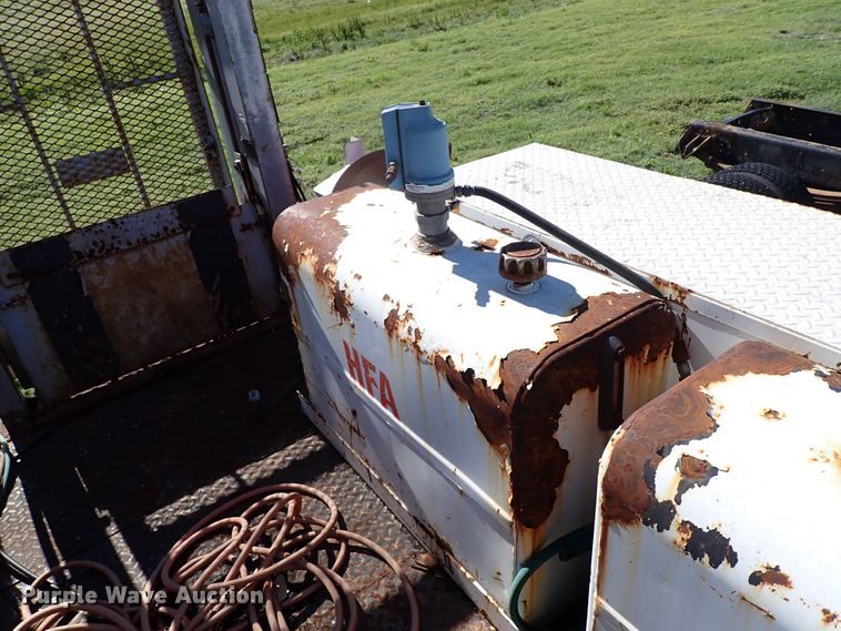 image for item MF9481 1990 International 4900  crane truck