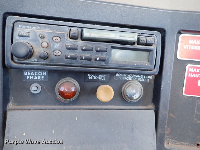 image for item MF9481 1990 International 4900  crane truck