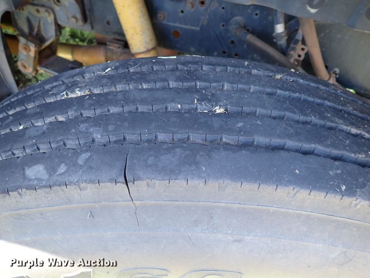 image for item MF9481 1990 International 4900  crane truck