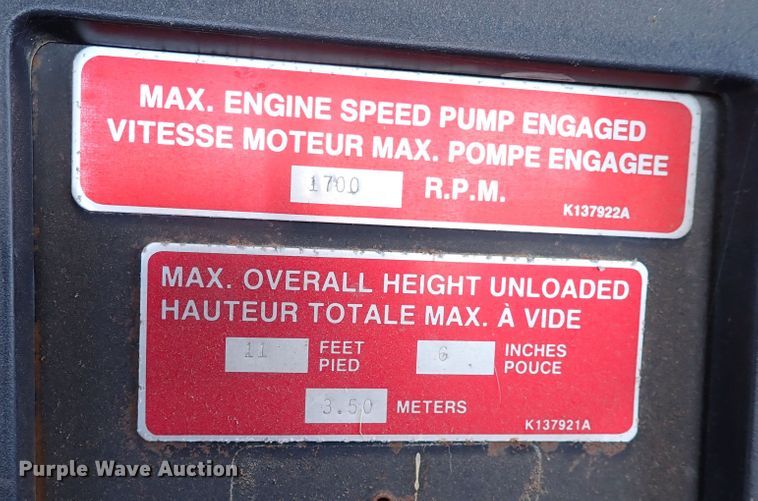 image for item MF9481 1990 International 4900  crane truck