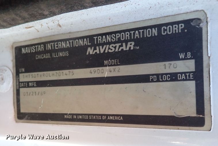 image for item MF9481 1990 International 4900  crane truck