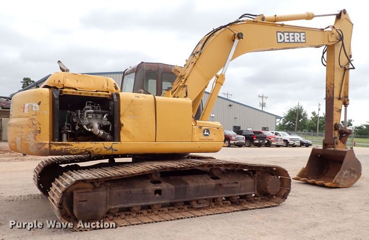 image for item MF9498 2003 John Deere 200C LC  excavator