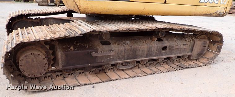 image for item MF9498 2003 John Deere 200C LC  excavator