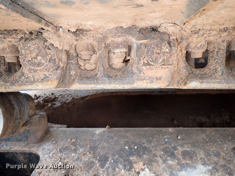 image for item MF9498 2003 John Deere 200C LC  excavator