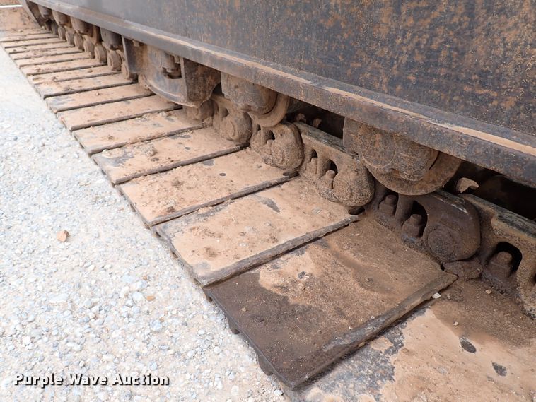 image for item MF9498 2003 John Deere 200C LC  excavator