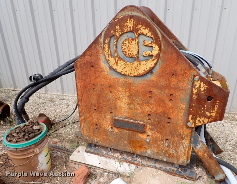 image for item MF9499 ICE 216  vibratory driver/extractor