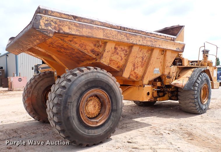 image for item MF9500 1987 Caterpillar D25C  haul truck