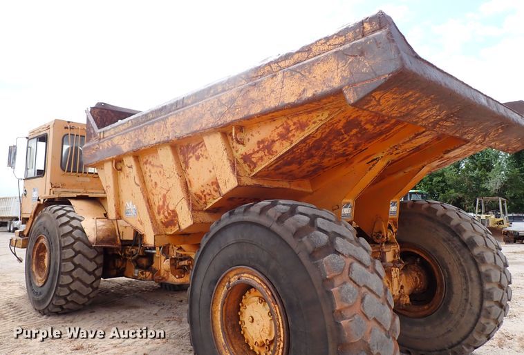 image for item MF9500 1987 Caterpillar D25C  haul truck