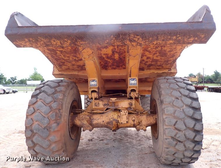 image for item MF9500 1987 Caterpillar D25C  haul truck