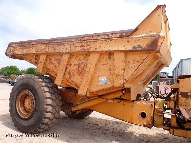image for item MF9500 1987 Caterpillar D25C  haul truck