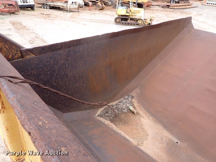 image for item MF9500 1987 Caterpillar D25C  haul truck