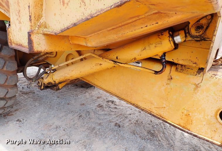 image for item MF9500 1987 Caterpillar D25C  haul truck