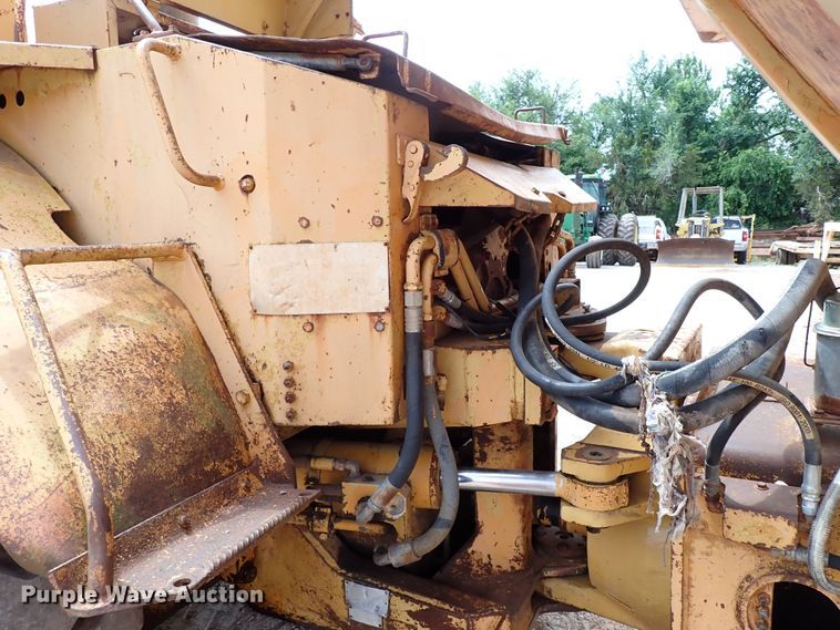 image for item MF9500 1987 Caterpillar D25C  haul truck