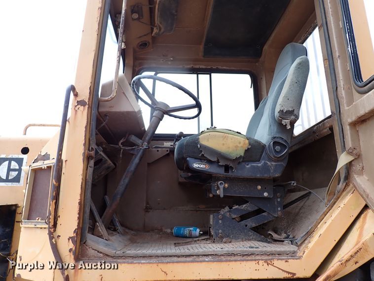 image for item MF9500 1987 Caterpillar D25C  haul truck