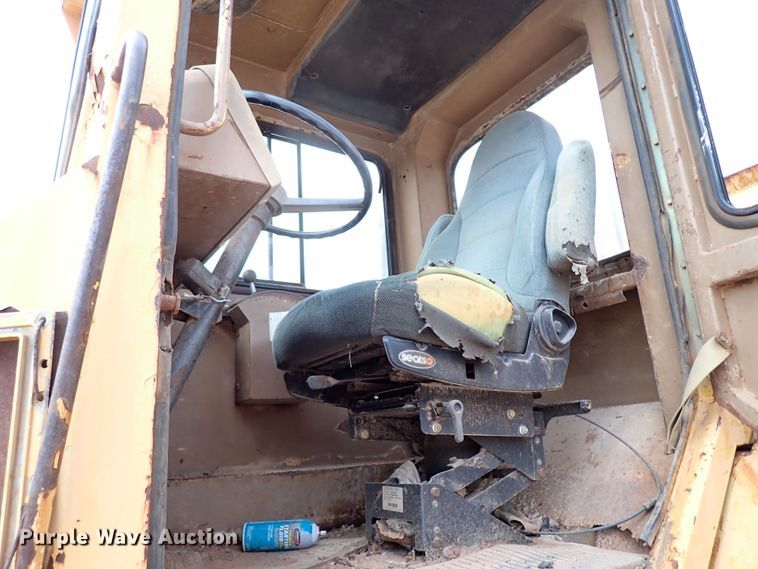 image for item MF9500 1987 Caterpillar D25C  haul truck