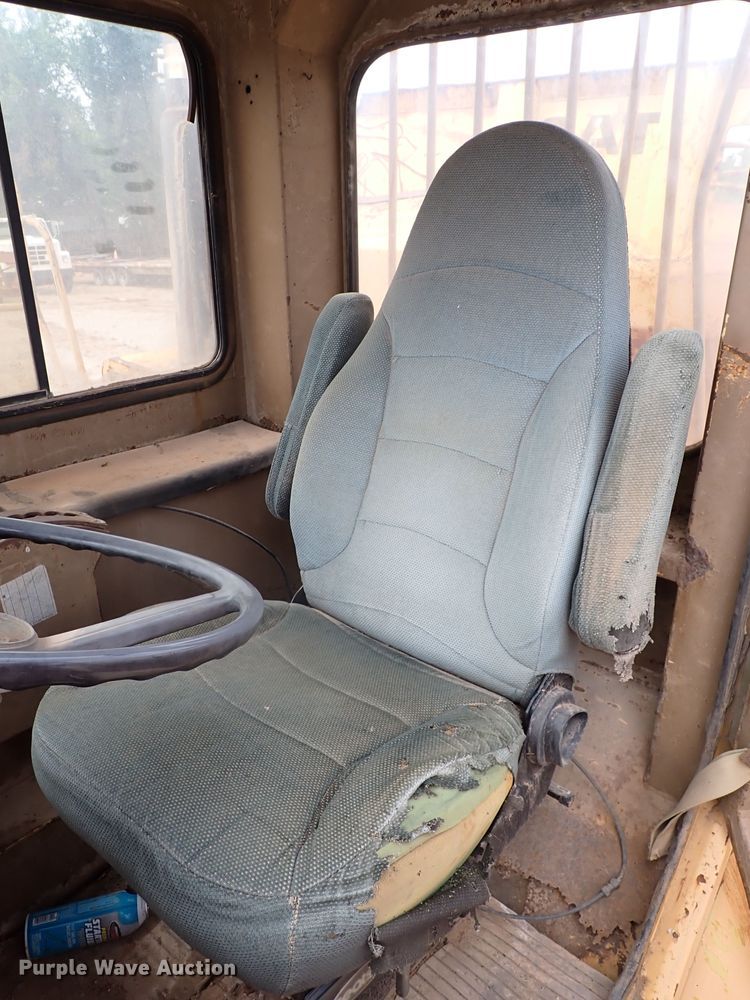 image for item MF9500 1987 Caterpillar D25C  haul truck