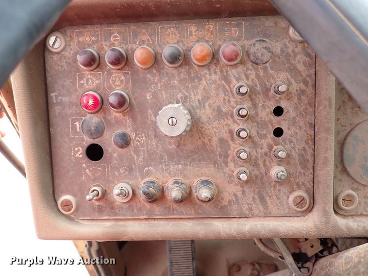 image for item MF9500 1987 Caterpillar D25C  haul truck