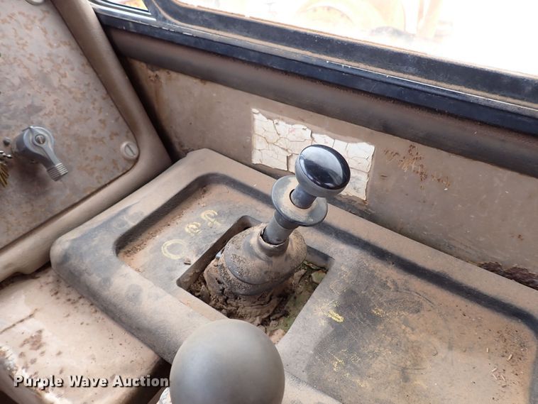 image for item MF9500 1987 Caterpillar D25C  haul truck