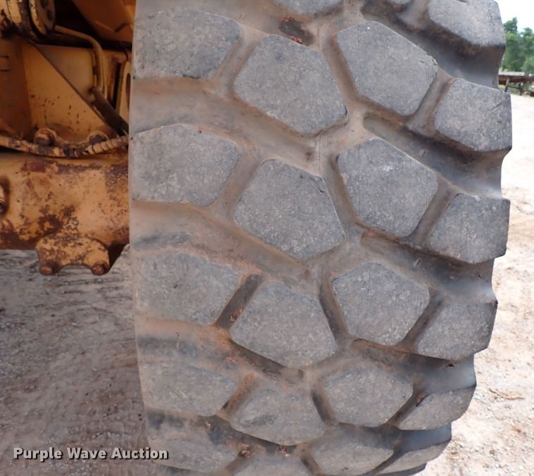 image for item MF9500 1987 Caterpillar D25C  haul truck