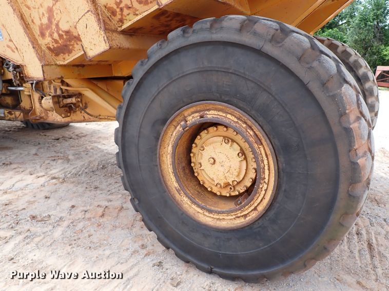 image for item MF9500 1987 Caterpillar D25C  haul truck