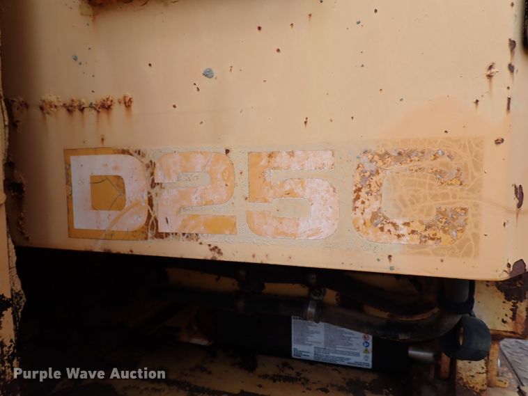 image for item MF9500 1987 Caterpillar D25C  haul truck