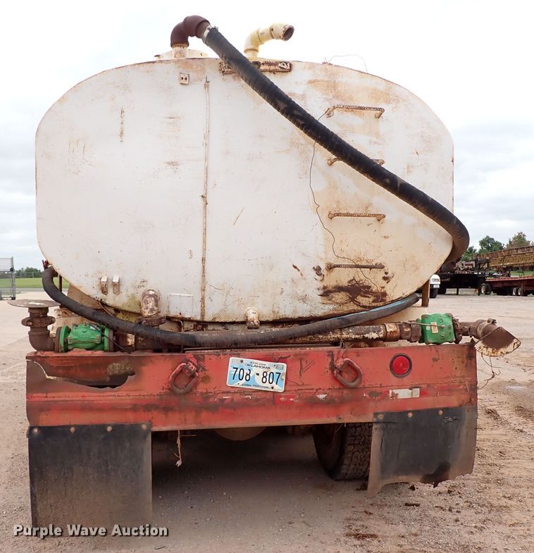 image for item MF9503 1982 International F2275  water truck