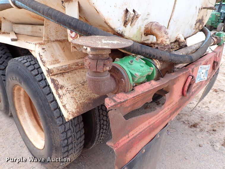 image for item MF9503 1982 International F2275  water truck