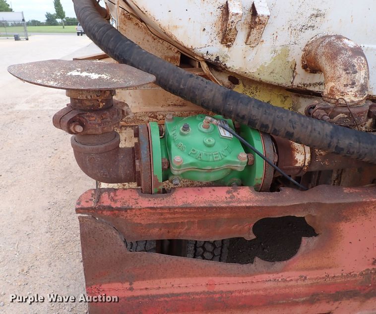 image for item MF9503 1982 International F2275  water truck