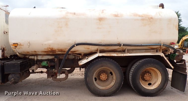 image for item MF9503 1982 International F2275  water truck