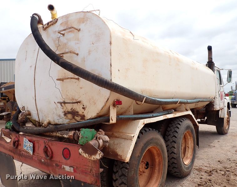 image for item MF9503 1982 International F2275  water truck