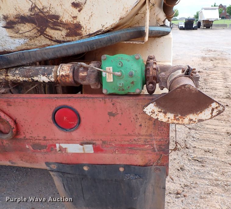 image for item MF9503 1982 International F2275  water truck