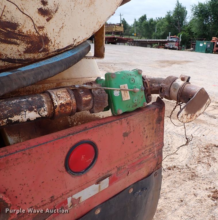 image for item MF9503 1982 International F2275  water truck