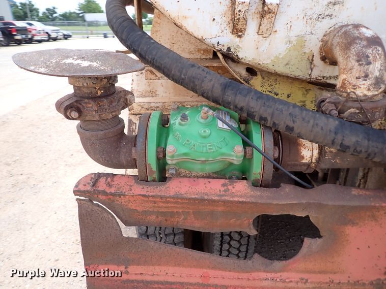 image for item MF9503 1982 International F2275  water truck