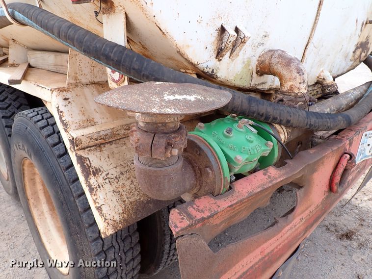 image for item MF9503 1982 International F2275  water truck