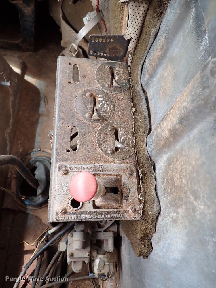 image for item MF9503 1982 International F2275  water truck