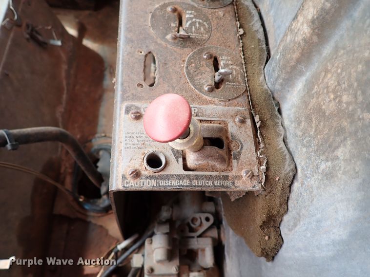 image for item MF9503 1982 International F2275  water truck