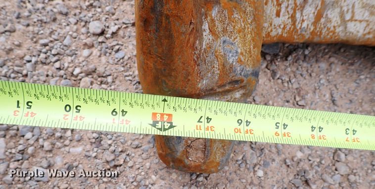 image for item MF9506 2002 John Deere 200C LC  excavator